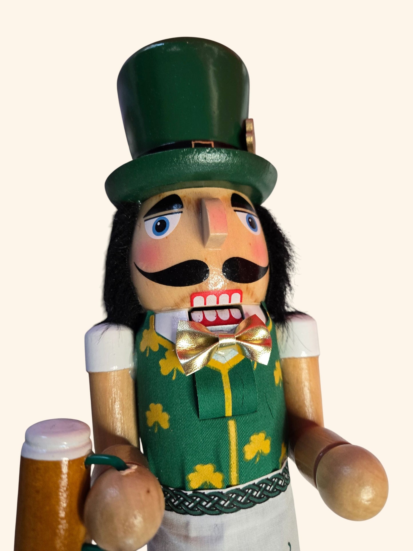 Leprechaun Nutcracker, St. Patrick’s Day Decor, Irish Nutcracker Figurine, Green Hat Shamrock Outfit