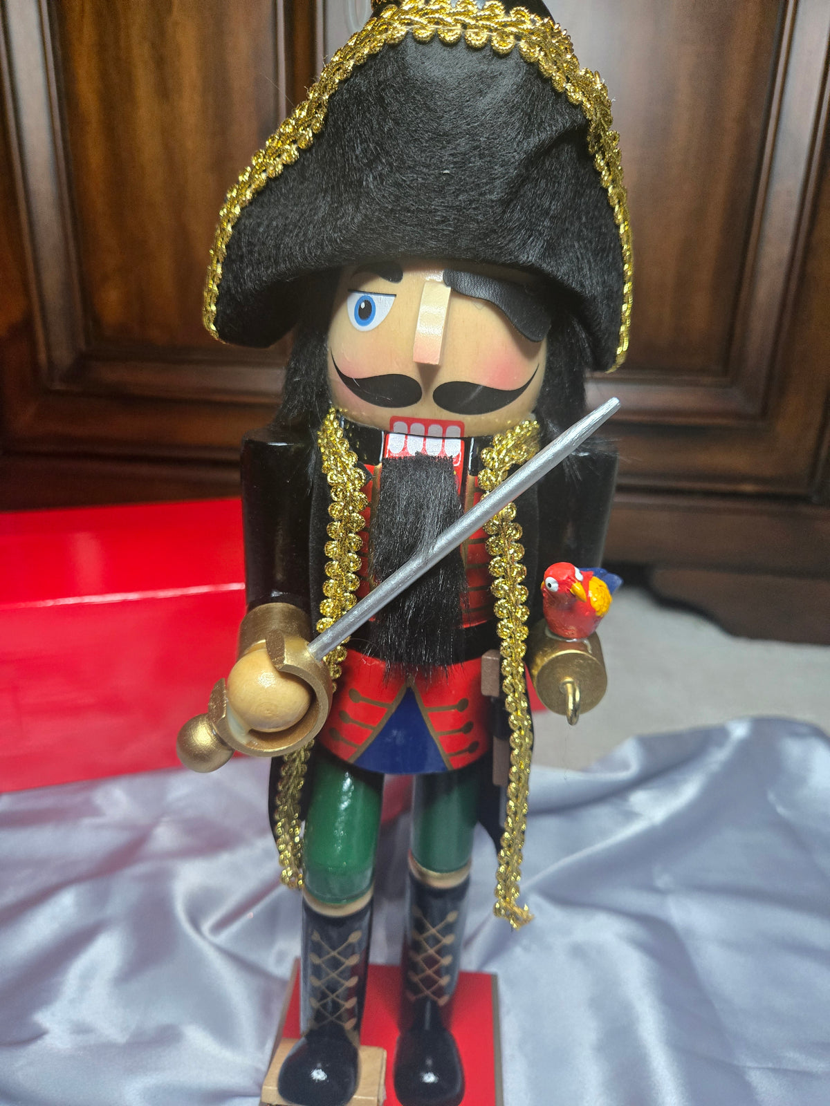 Wooden Swashbuckler/Pirate Nutcracker – Hand-Painted Christmas Decor – Sword & Parrot Nutcracker Figure