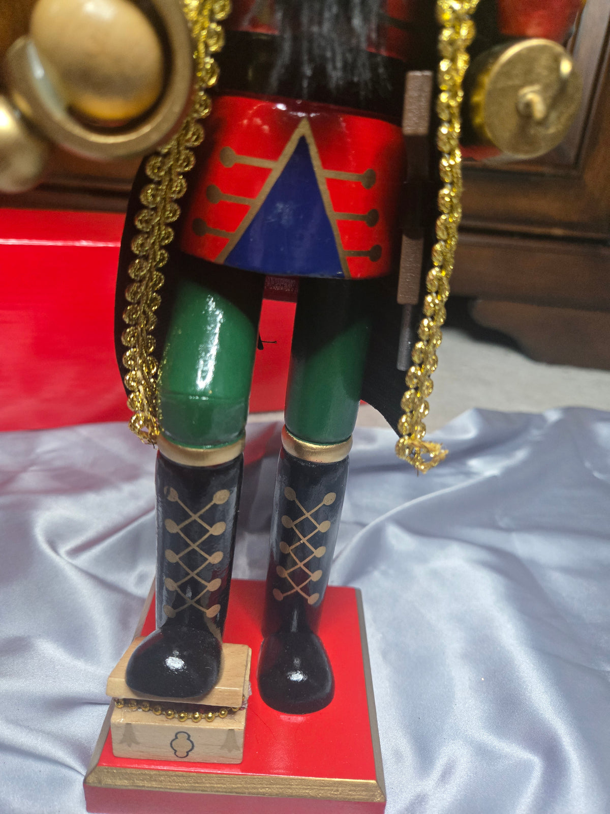 Wooden Swashbuckler/Pirate Nutcracker – Hand-Painted Christmas Decor – Sword & Parrot Nutcracker Figure