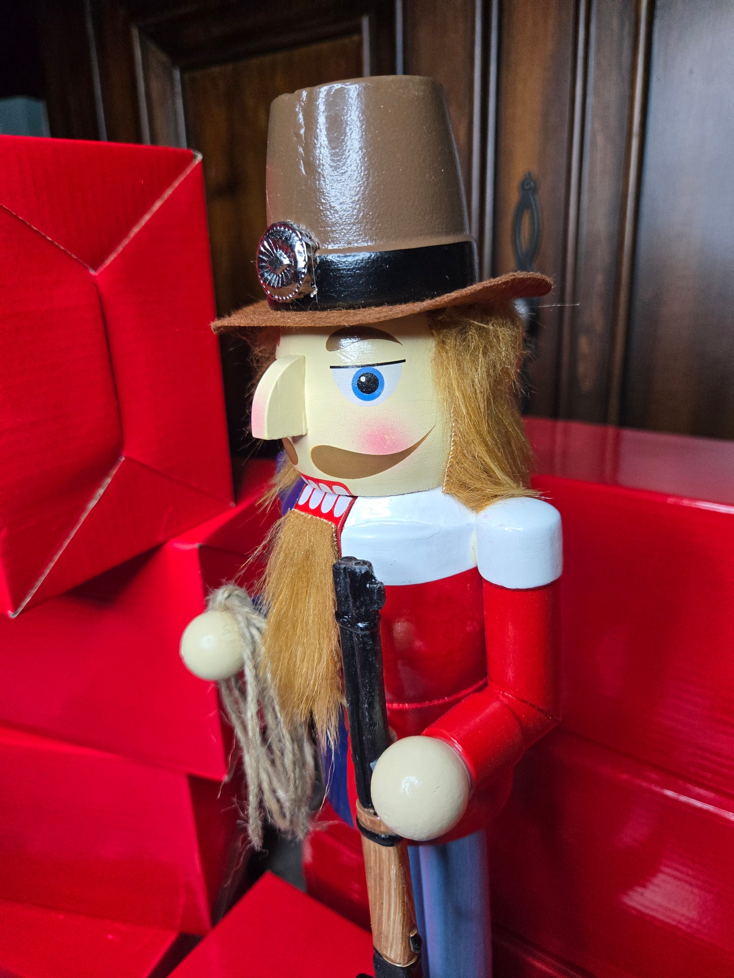Texas Cowboy Nutcracker – Wooden Western Decor with Lasso, Rifle