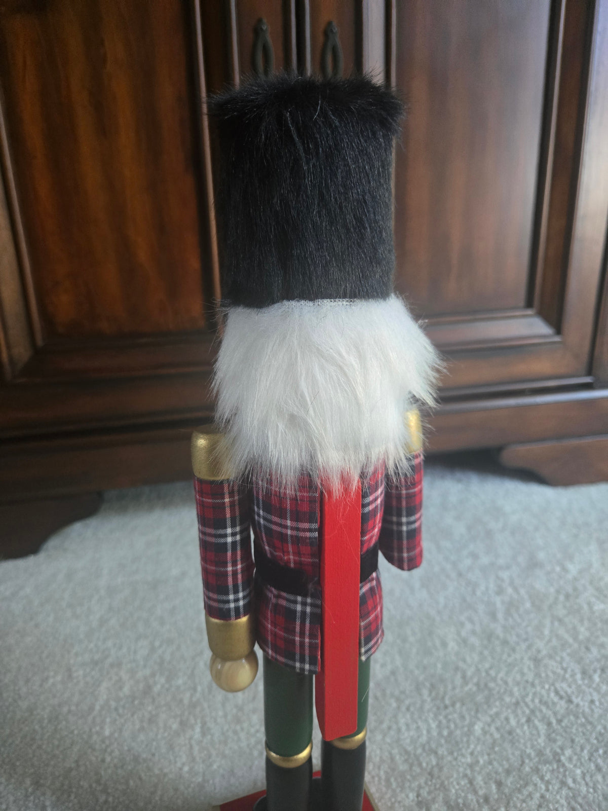 15-Inch Wooden Scottish Plaid Nutcracker, Festive Tartan Soldier Mantel Decor