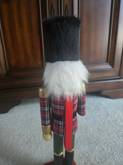 15-Inch Wooden Scottish Plaid Nutcracker, Festive Tartan Soldier Mantel Decor