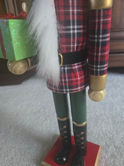 15-Inch Wooden Scottish Plaid Nutcracker, Festive Tartan Soldier Mantel Decor