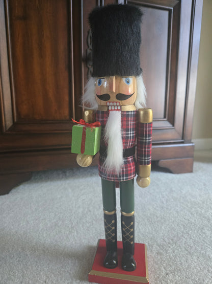15-Inch Wooden Scottish Plaid Nutcracker, Festive Tartan Soldier Mantel Decor