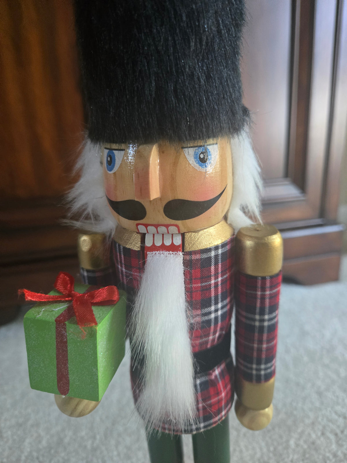 15-Inch Wooden Scottish Plaid Nutcracker, Festive Tartan Soldier Mantel Decor