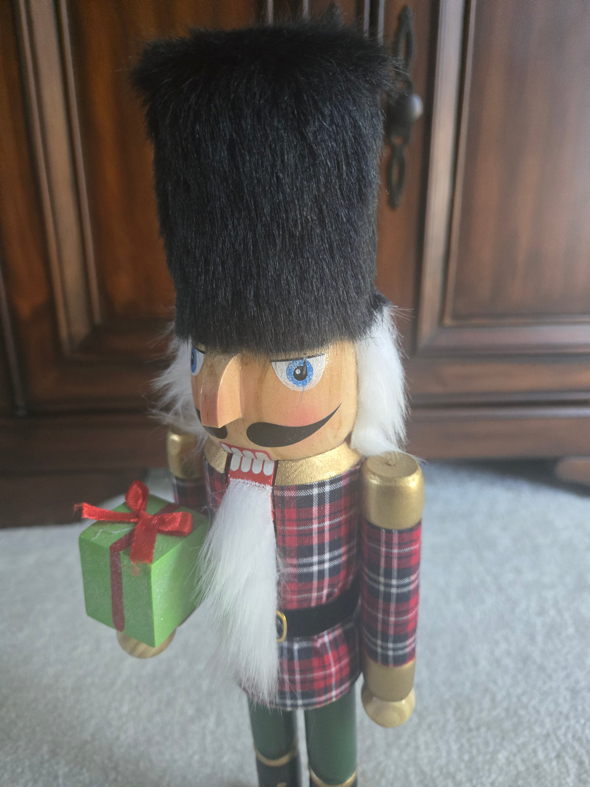 15-Inch Wooden Scottish Plaid Nutcracker, Festive Tartan Soldier Mantel Decor